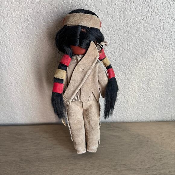 Original Carlson Dolls Osage Chief #10-91 – 11” – Sleepy Eyes with Tag - Picture 4 of 7